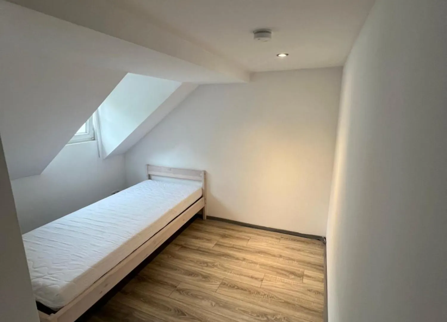 Monteurzimmer Basic Zentrale Unterkunft Mit Gemeinschaftsbaedern 肯普滕 0*,  德国